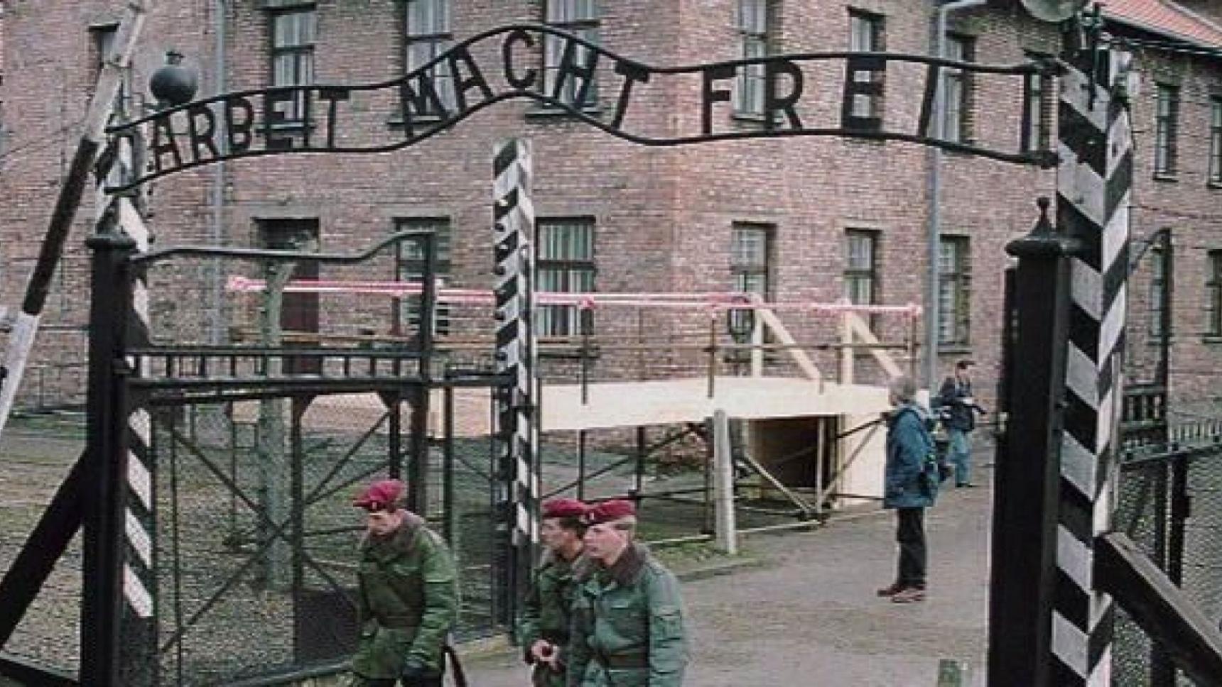 Fondo de pantalla de la película El Guardián de Auschwitz en Cuevana 3 gratis